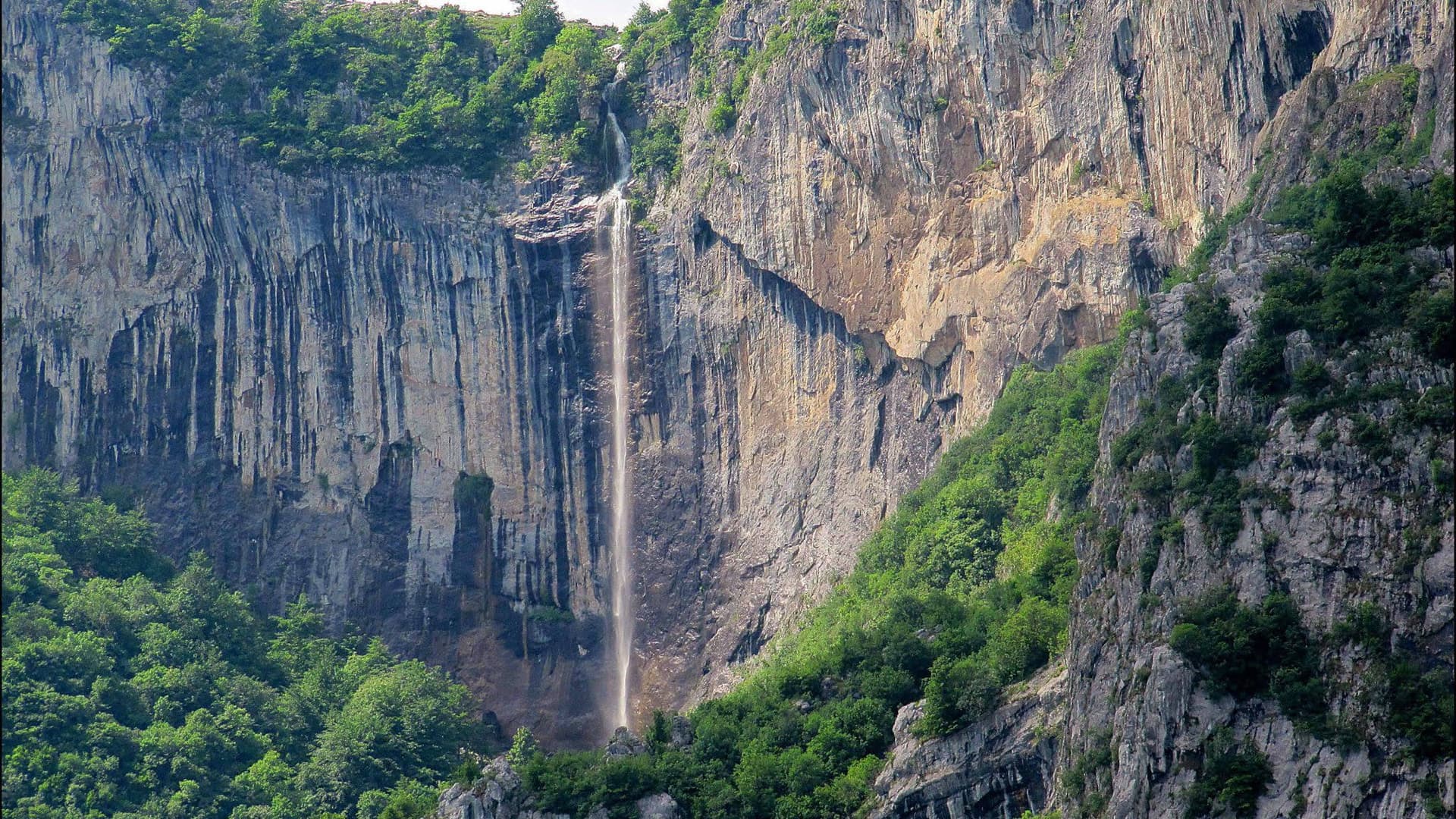 God's Bridge & Skaklya: Walking the Vrachanski Balkan