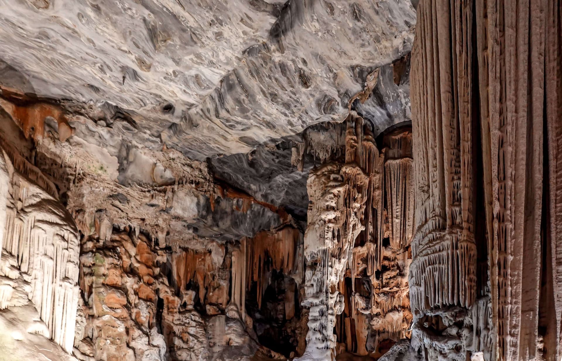 Yagodinska cave