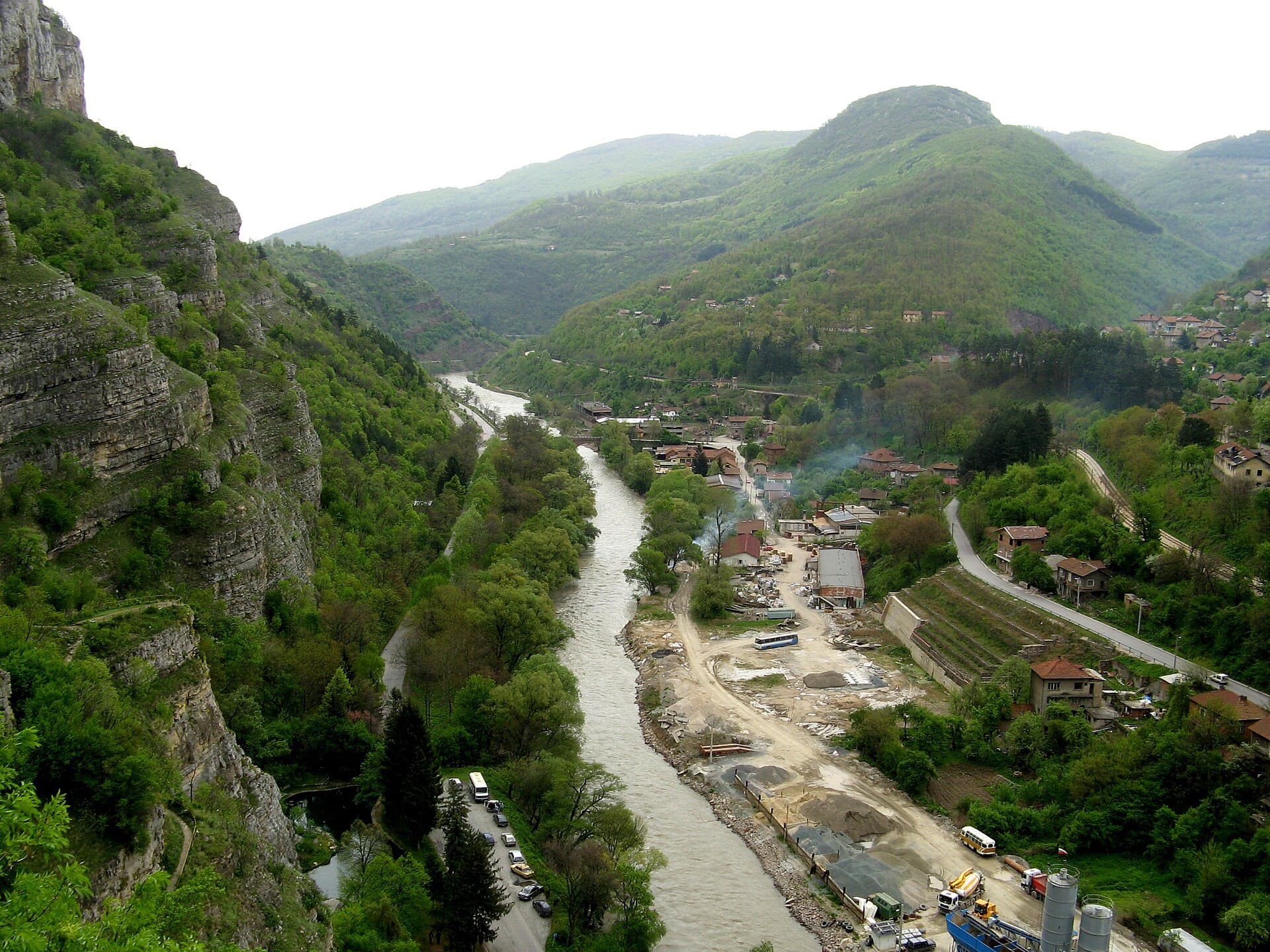 Day Trip to Iskar Gorge from Sofia by Train: Sights & Guide